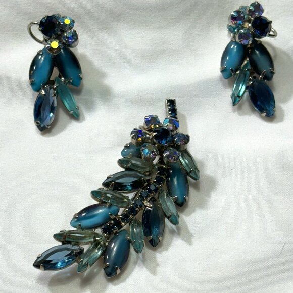 Juliana D & E Jewelry - Vintage Estate Juliana D & E Demi Parure Brooch Blue Glass & Rhinestone